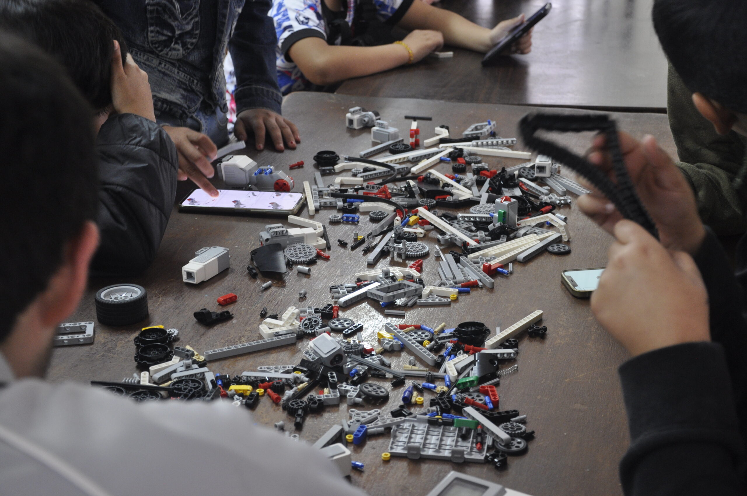 Robótica Educativa Chile - ERYPC CL experiencia taller armado y programación de un robot