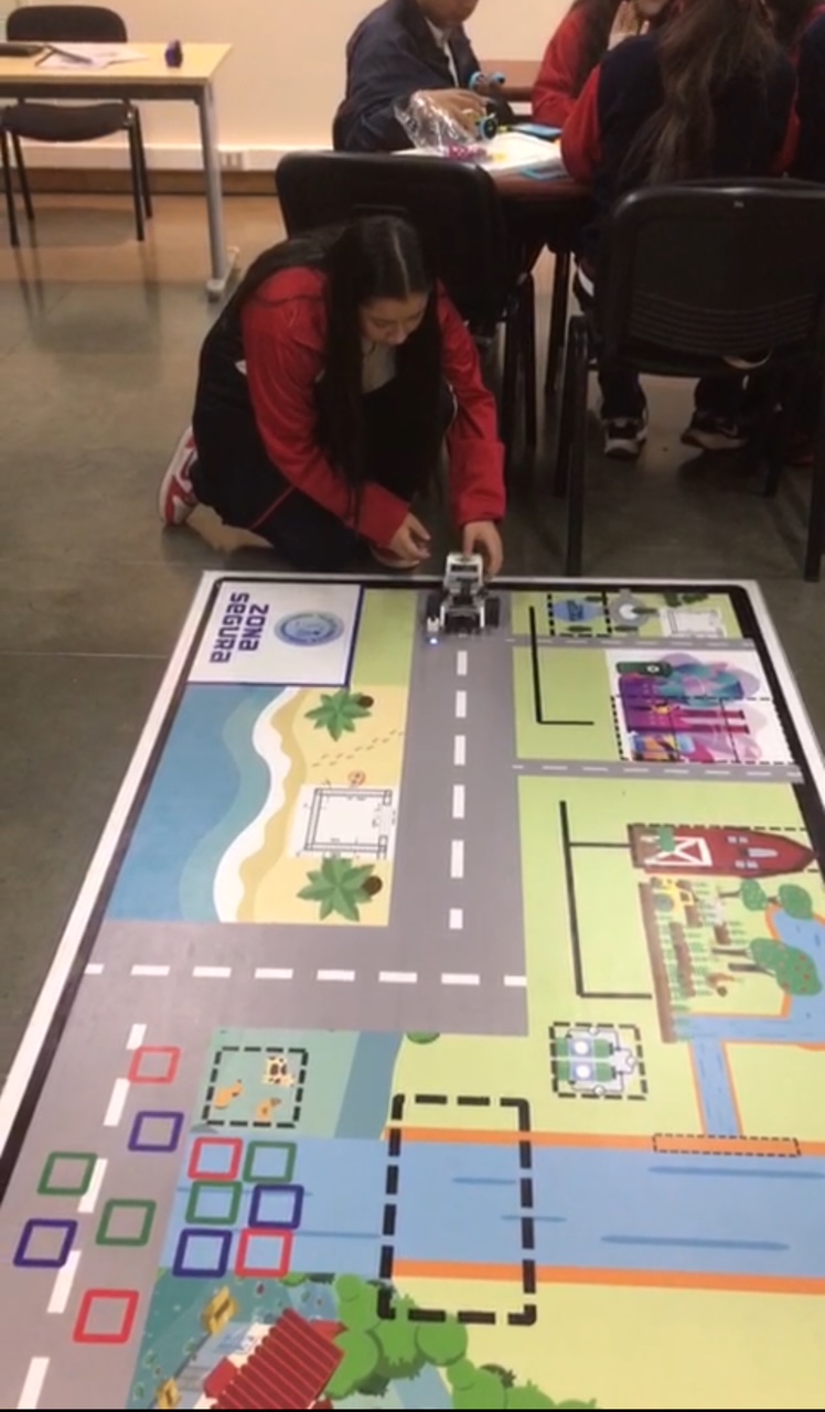 Experiencias de Robótica Escolar Tapete  diseñado por el equipo de ERYPC en 2023